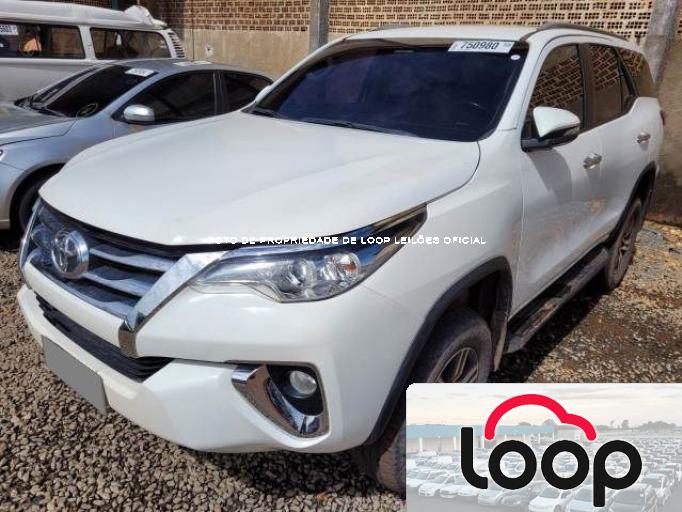 TOYOTA HILUX SW4 19/19