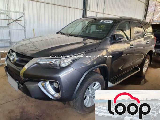 TOYOTA HILUX SW4 17/17